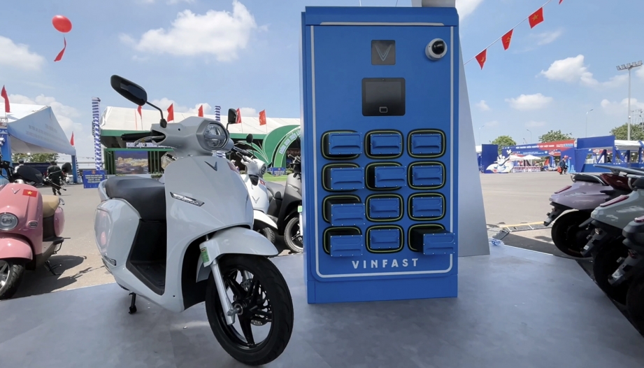 Thế giới 2 bánh: VinFast bán hơn 400.000 xe máy điện trong năm 2025, Honda sẽ làm thế nào?